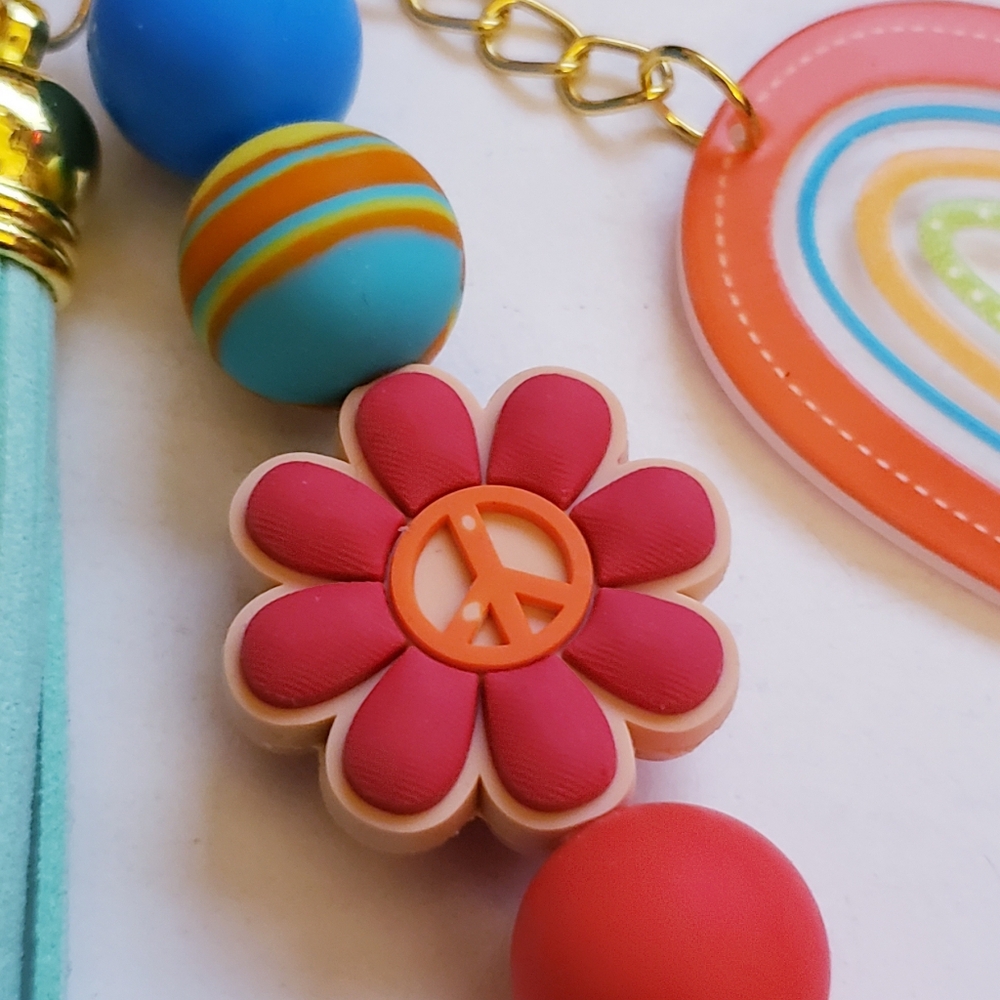 Handmade SiIicone Focal Beaded Rainbow 70s Peace Flower Keychain - Picture 4 of 6